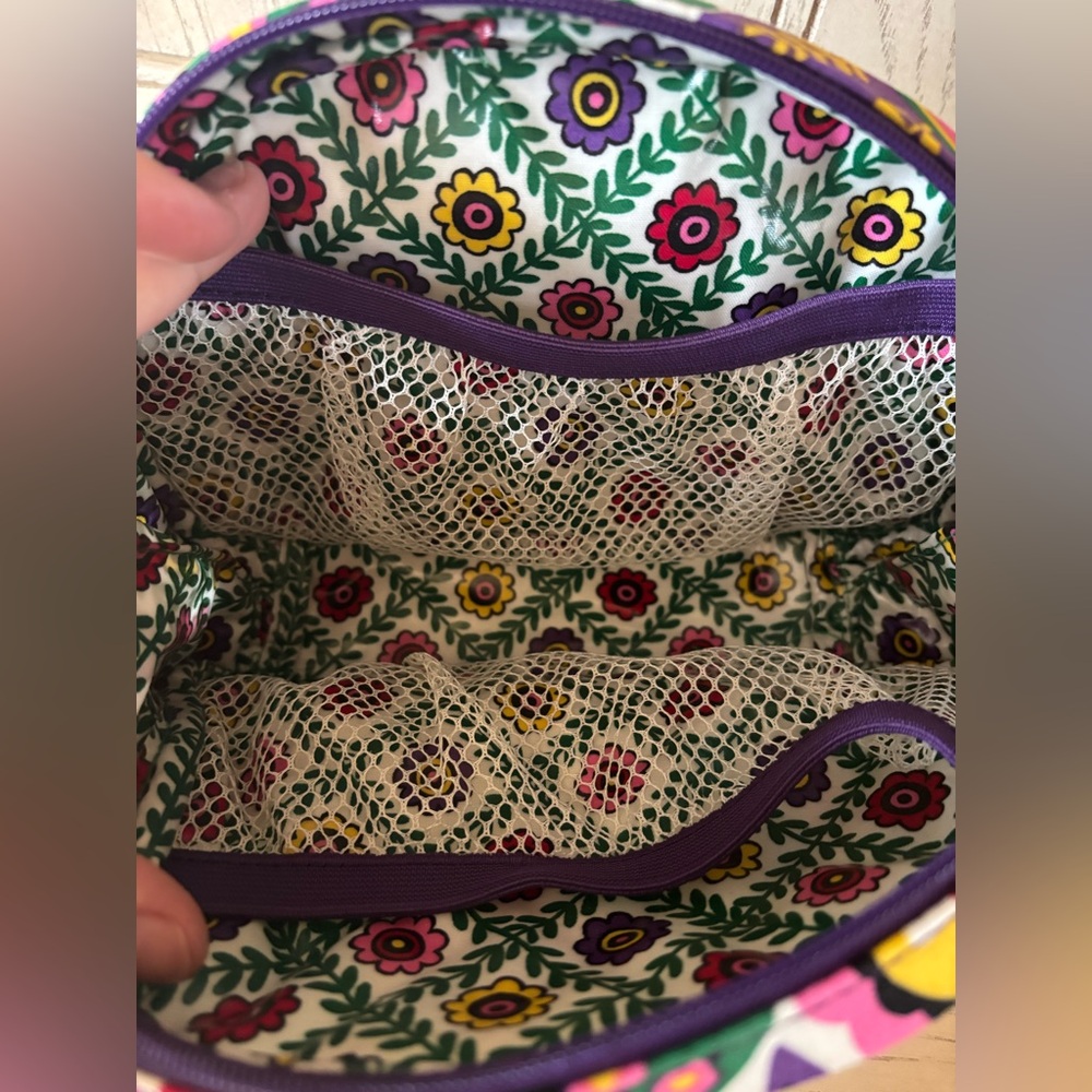 Vera Bradley small jewlery/cosmetic case - Picture 5 of 8